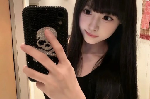 八卦爆料：“吴露可逃”是假的赵露思男友是顶流颜值高合作过